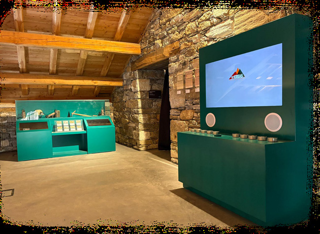 Sala espositiva con totem multimediale Kreas